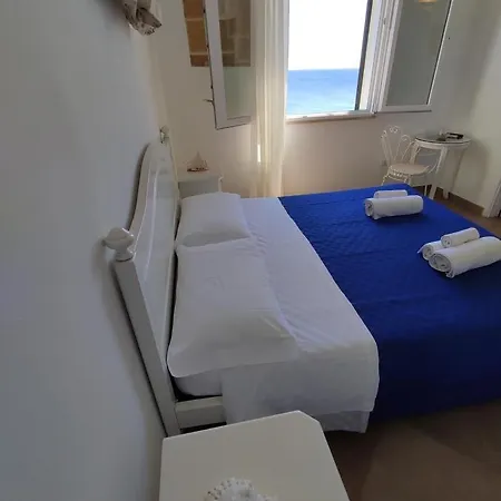 Punta Cutieri לינה וארוחת בוקר