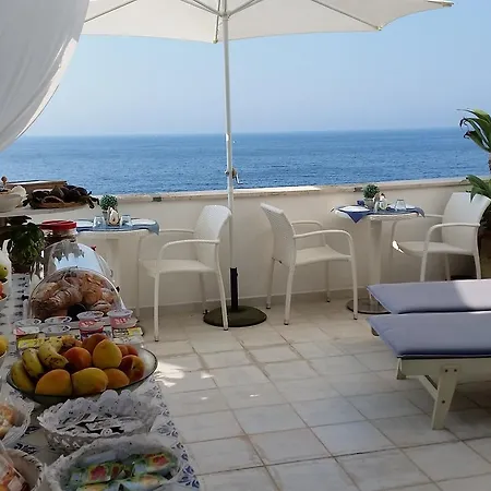 Alojamento de Acomodação e Pequeno-almoço Punta Cutieri 4*